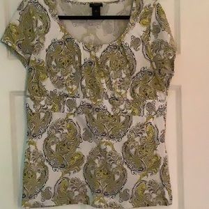 Paisley short sleeved top.